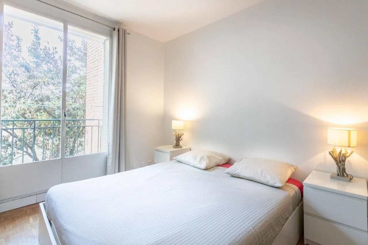 Paris City - Spacious 3 Rooms Flat For Families - 3 Minutes From Metro Station Aparthotel