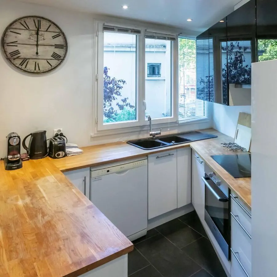 Paris City - Spacious 3 Rooms Flat For Families - 3 Minutes From Metro Station